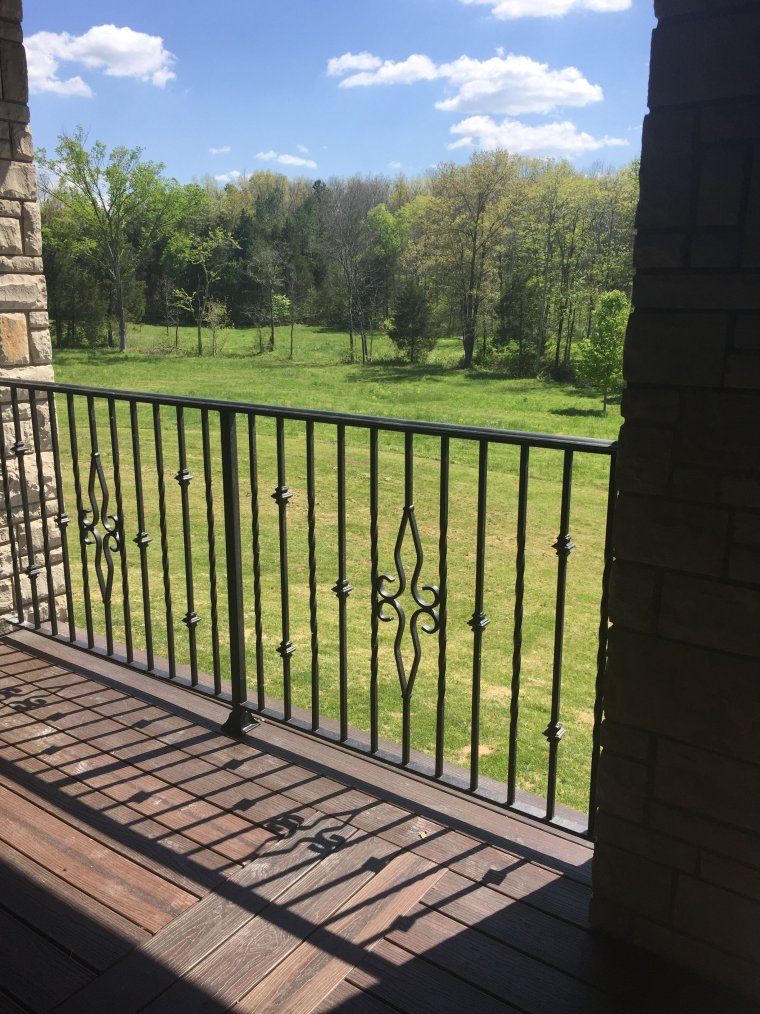 Чугунные ограждения террасы