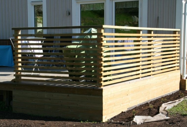 Перила жалюзийные на веранде