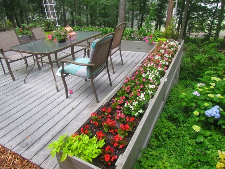 Ограждение- клумба террасы