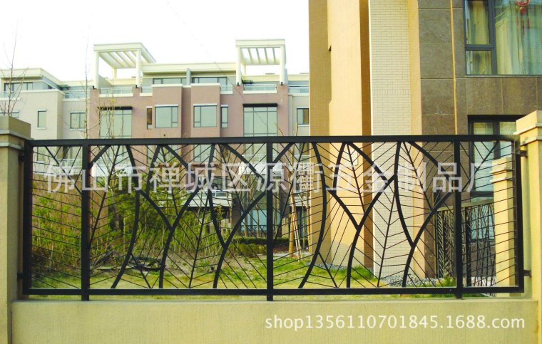 Современные городские ограждение