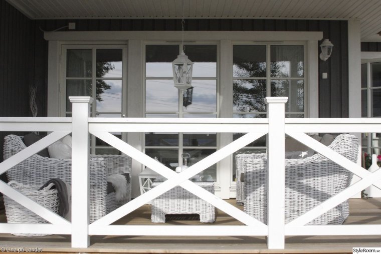 Ограждение террасы крест-накрест