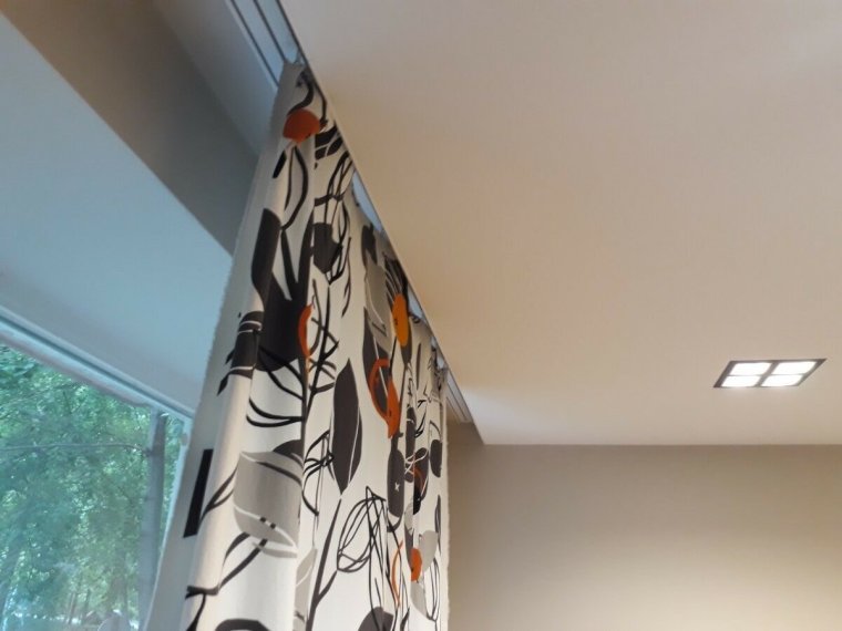 Скрытая гардина для натяжного