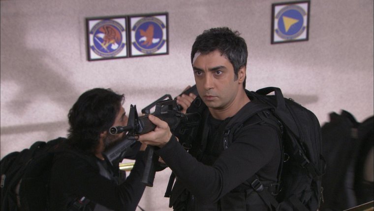 Куртлар вадиси узбек тилида