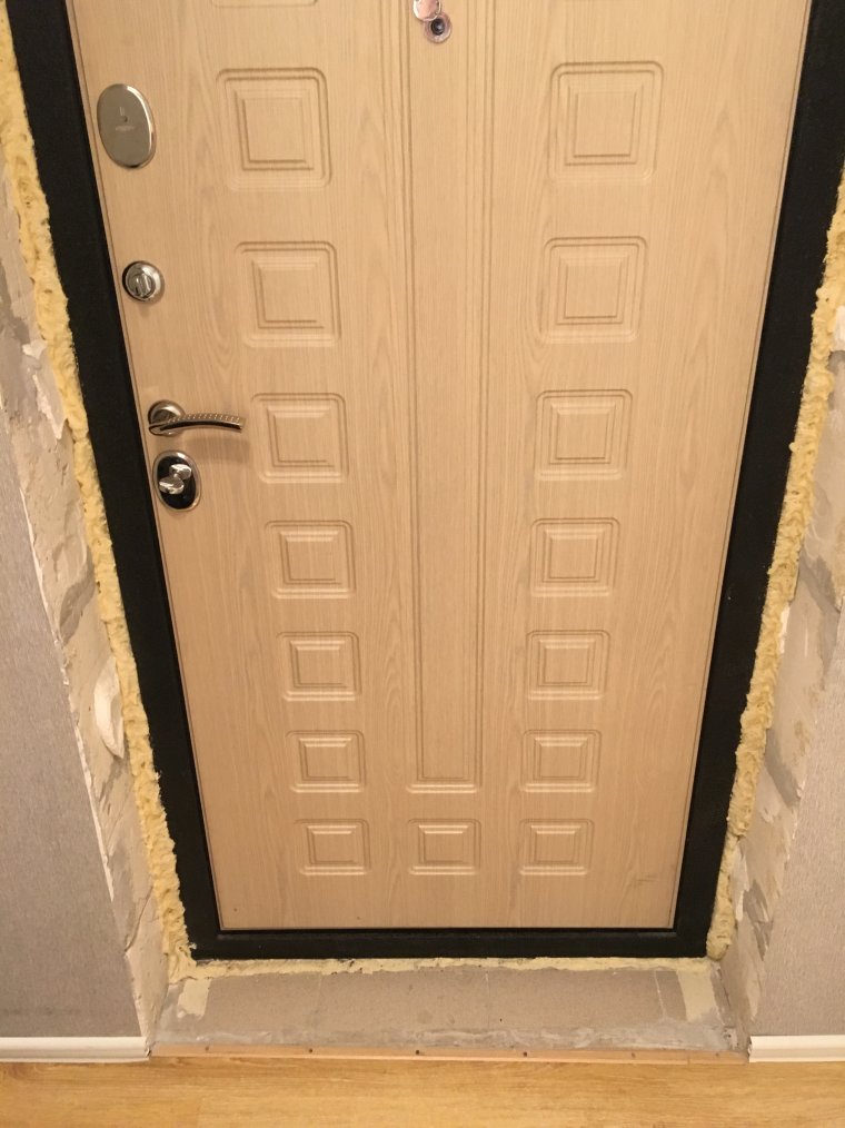 Отделка проема входной двери