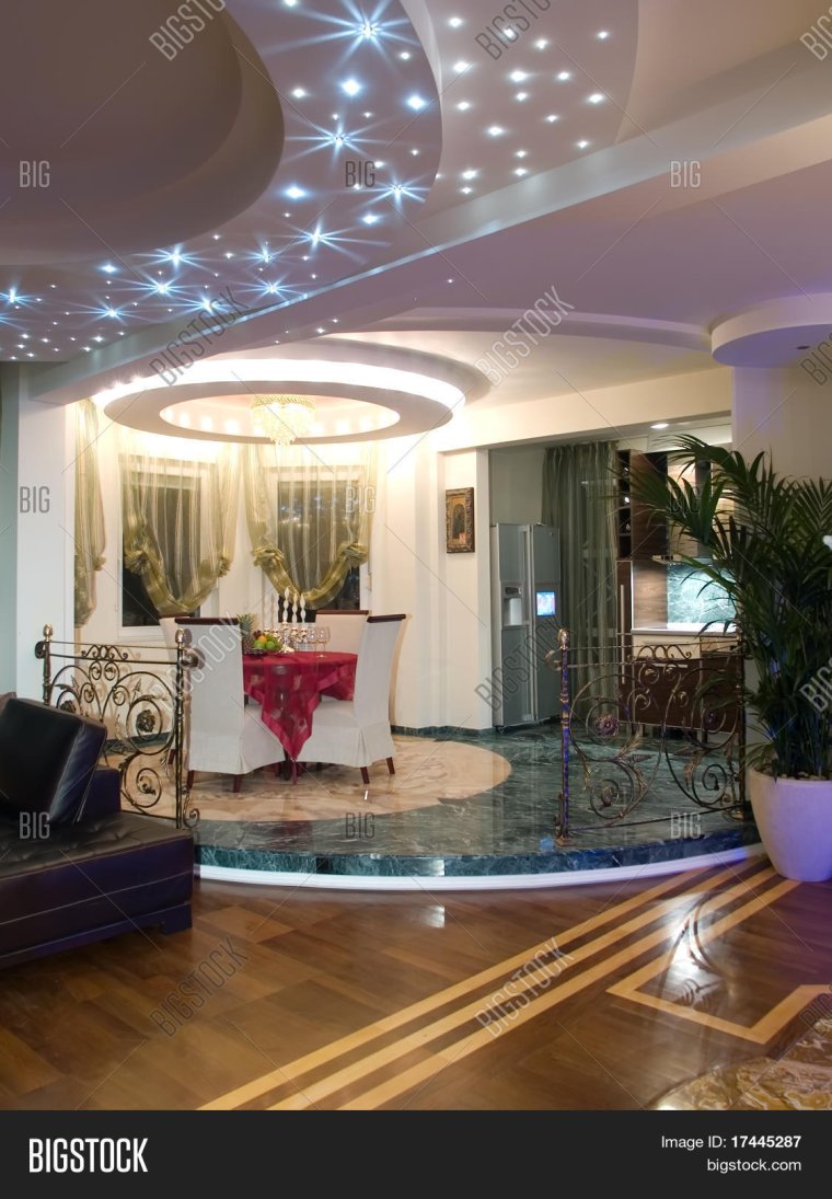 Кристаллы Сваровски на потолке