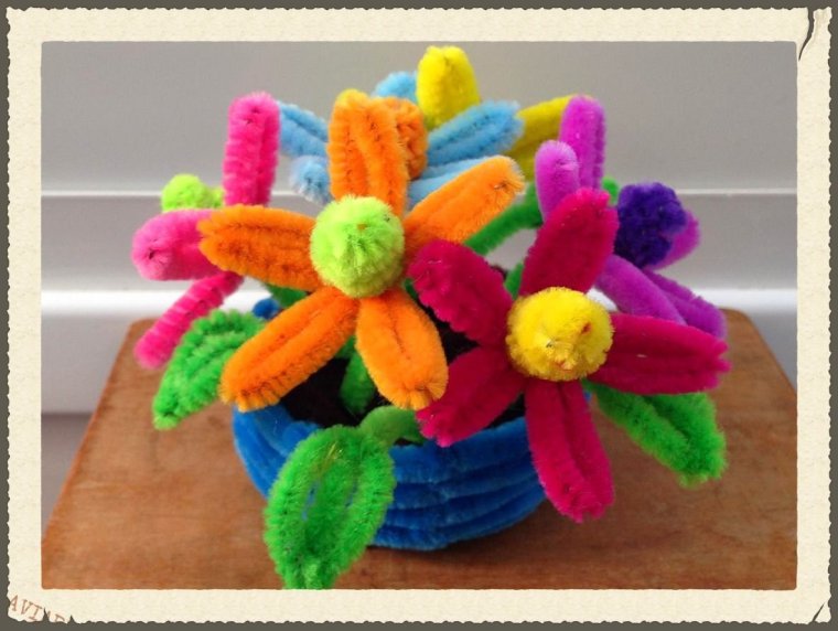 Цветы из синельных палочек