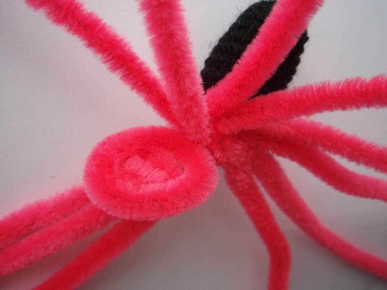 Из синельной проволоки