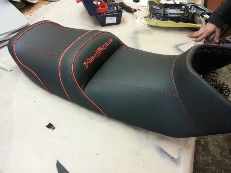 Перетяжка мото сидения Сузуки gsx750r