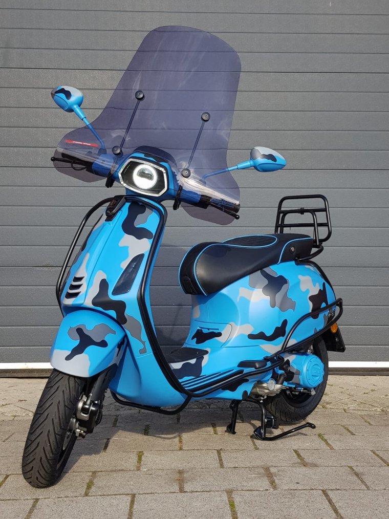 Голубая Веспа скутер