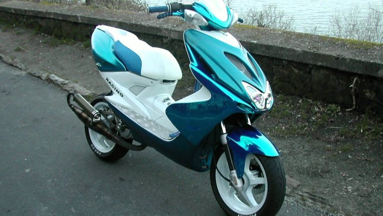 Yamaha Aerox 50 бело синий