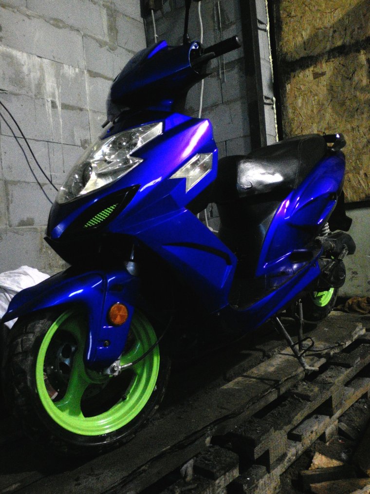 Yamaha Aerox салатовый