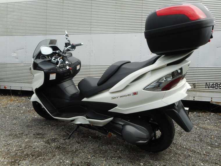 Макси скутер Сузуки 250 кубов