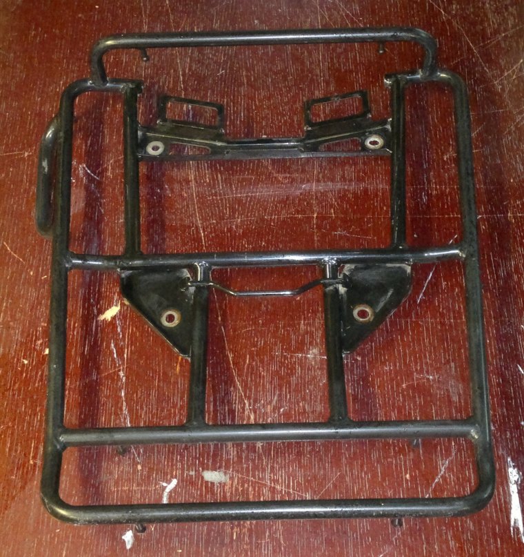 Задний багажник на скутер