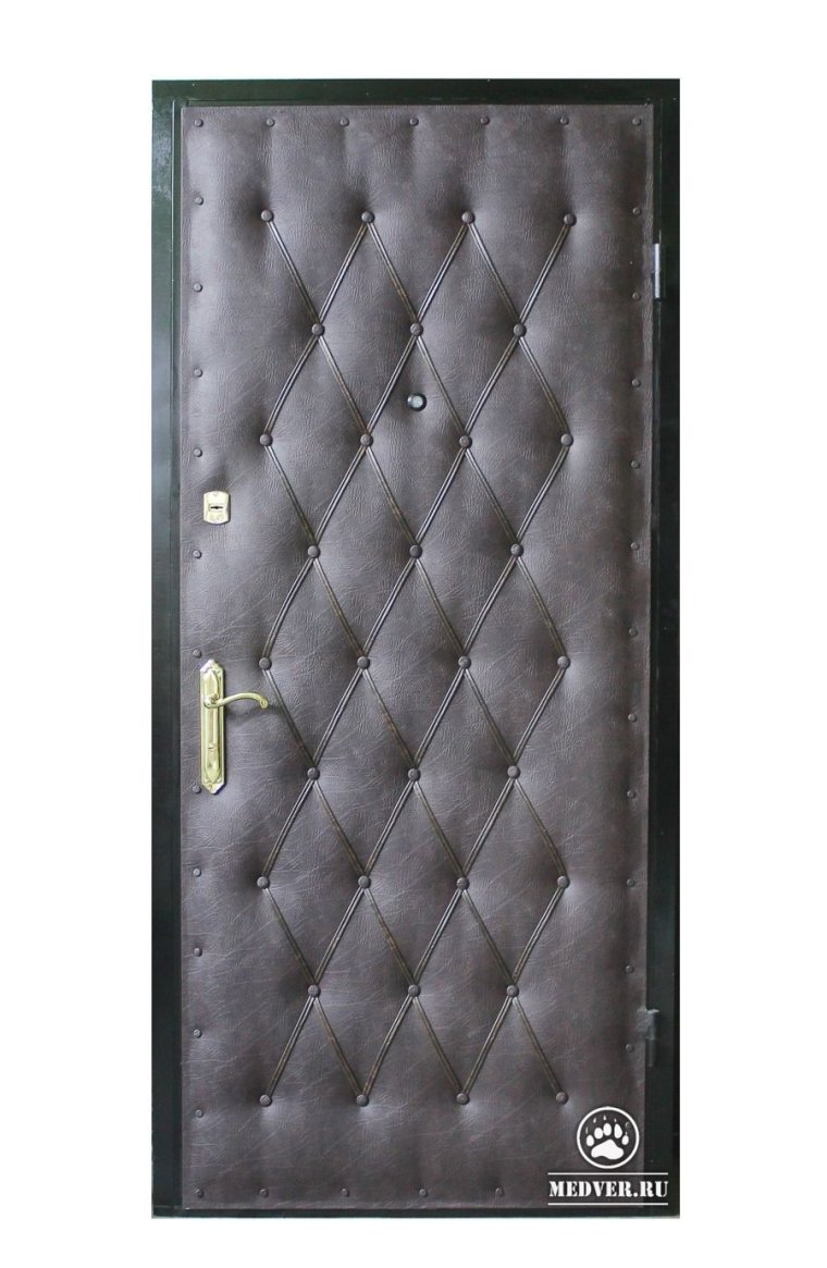 Кожаная дверь