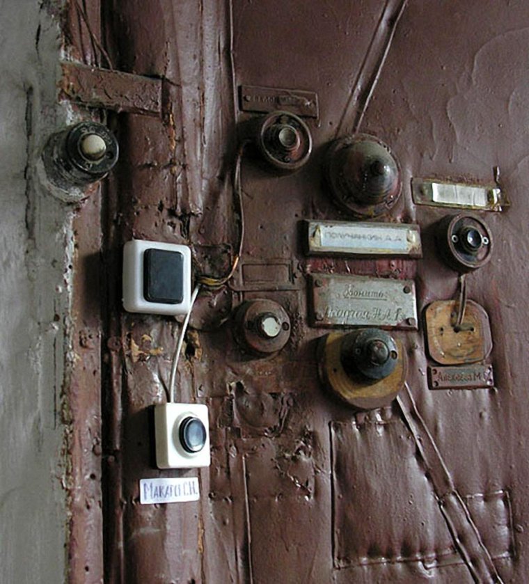 Дверные звонки в коммуналке