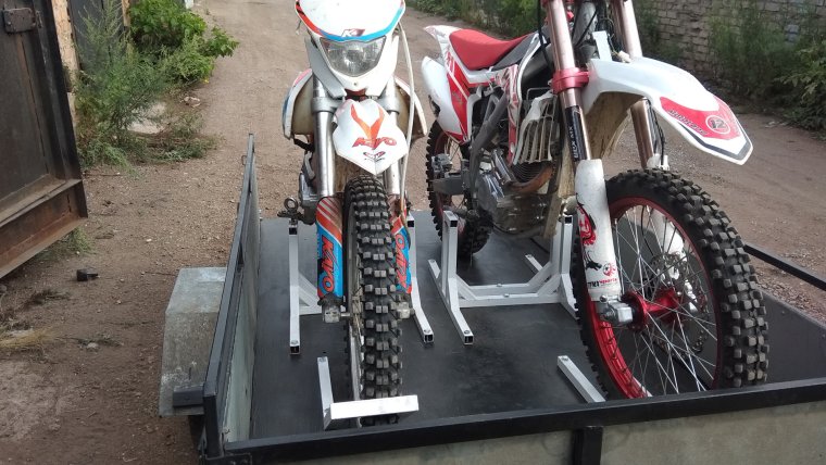 Крепеж для эндуро в прицеп