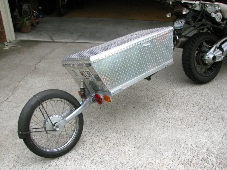 Задний прицеп для мотоцикла