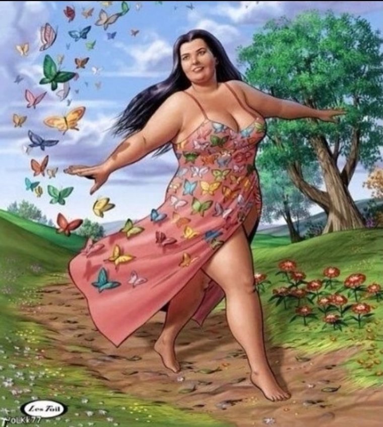 Веселая полная женщина