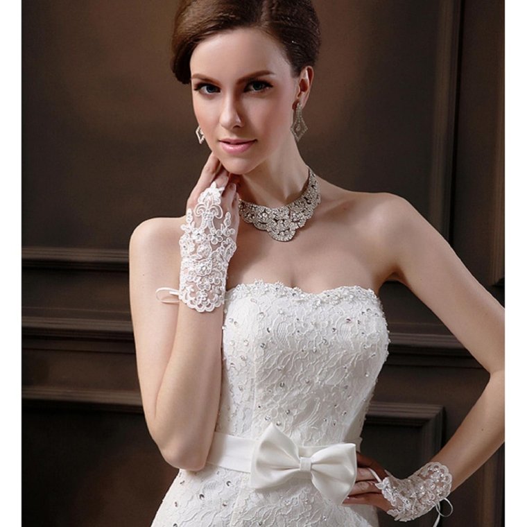 Украшения к свадебному платью