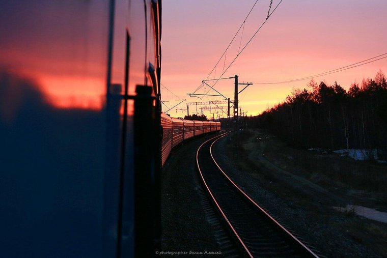 Поезд на закате
