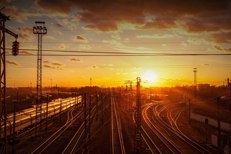 Поезд на закате