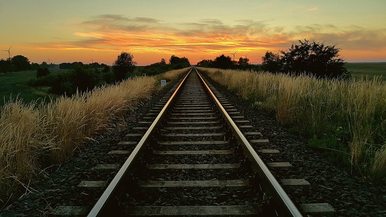 Рельсы уходящие в даль