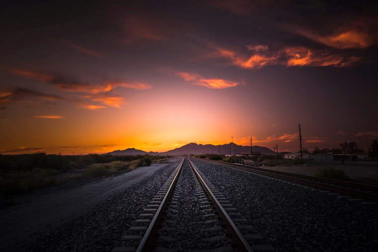 Рельсы закат