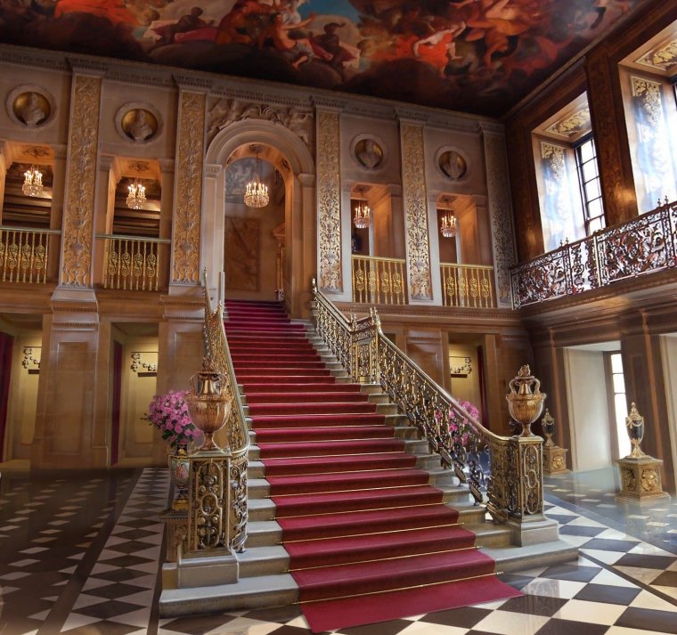 Я охочусь на тебя особняк