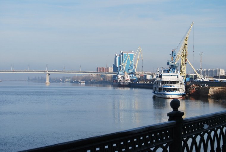 Река Волга Астрахань порт
