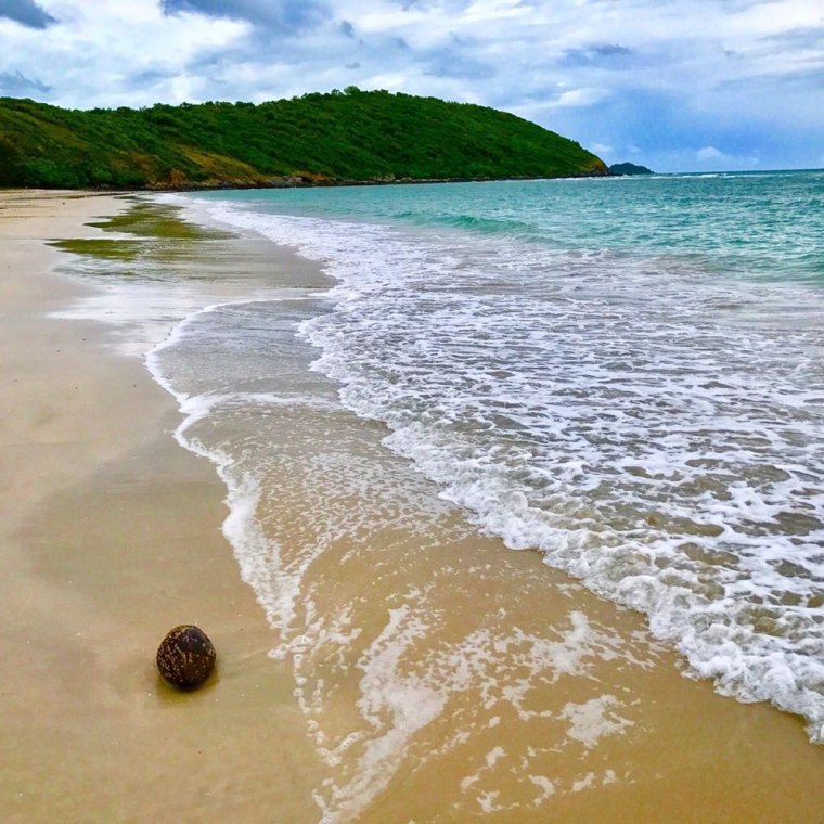 Тайланд пляж танцующей девушки