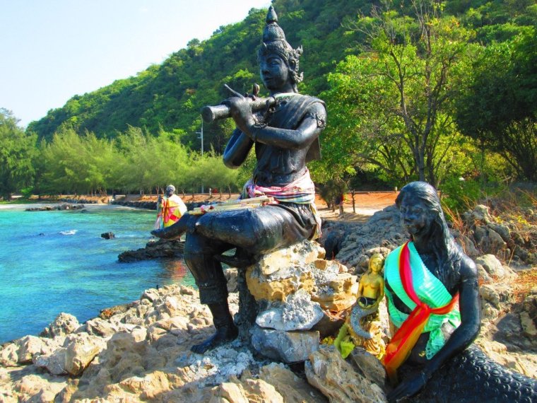 Таиланд пляж танцующей девушки