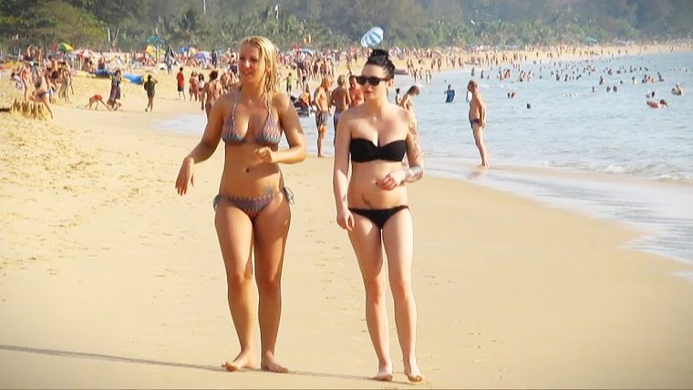 Пляж Карон девушки