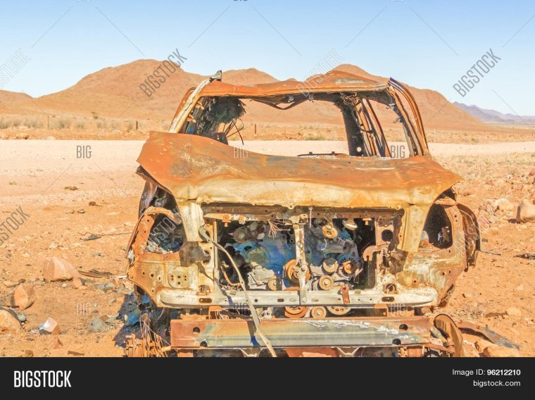 Найденные машины в пустыне